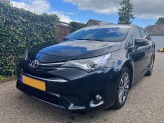 Vaurioauto  commercial vehicles Toyota Avensis 1.6 D4D TOURING SPORTS F LEASE PRO 2015/12