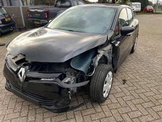 škoda nákladních automobilů Renault Clio  2015/11
