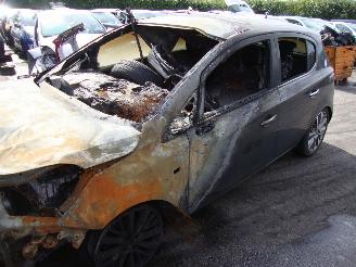 danneggiata veicoli commerciali Opel Corsa  2016/1