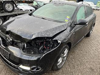 Coche siniestrado Renault Mégane Estate 1.6 DCI Bose 2015/3