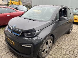 damaged commercial vehicles BMW i3 125 KW / 42,2 kWh   120 Ah  Automaat 2019/12