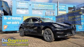 uszkodzony samochody osobowe Tesla Model 3 Model 3, Sedan, 2017 EV AWD 2018