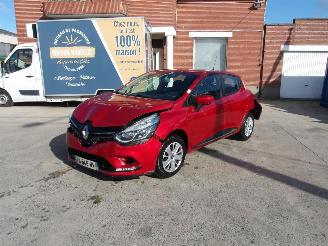 damaged commercial vehicles Renault Clio  2017/6