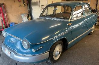 krockskadad bil auto Panhard PL 17 SEDAN 1962/1