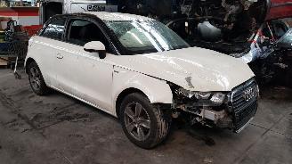 uszkodzony samochody ciężarowe Audi A1 A1 1.2 TFSI Attraction 2011/7