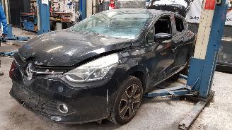 uszkodzony kampingi Renault Clio Clio 1.5 DCI Eco Expression 2013/10