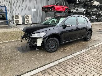 damaged microcars Volkswagen Golf VII 1.6 TDI 2018/7