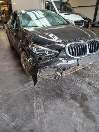 damaged passenger cars BMW Zafira 116i www.midelo-onderdelen.nl 2023/1