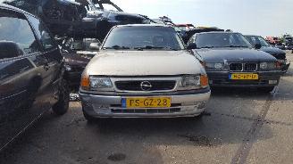 Autoverwertung Opel Astra Astra F (53/54/58/59) Hatchback 1.6i GL/GLS (X16SZR) [55kW]  (09-1991/01-1998) 1996/10