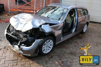 uszkodzony inne BMW 3-serie E91 320i 2010/6