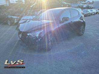 uszkodzony samochody osobowe Mazda 2 2 (DJ/DL), Hatchback, 2014 1.5 SkyActiv-G 90 2016/3